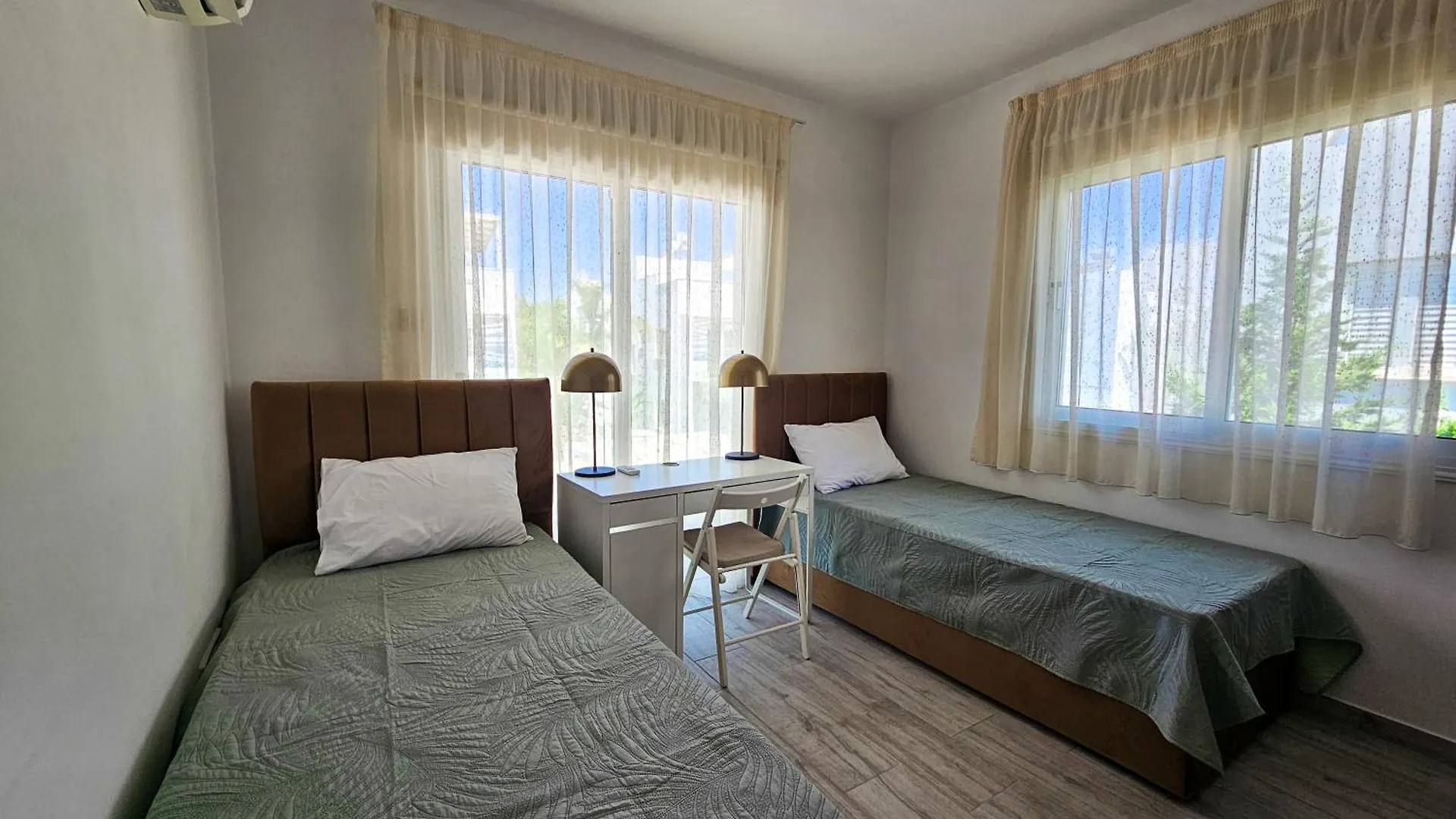 Nissi Beach Villa Azure أيا نابا