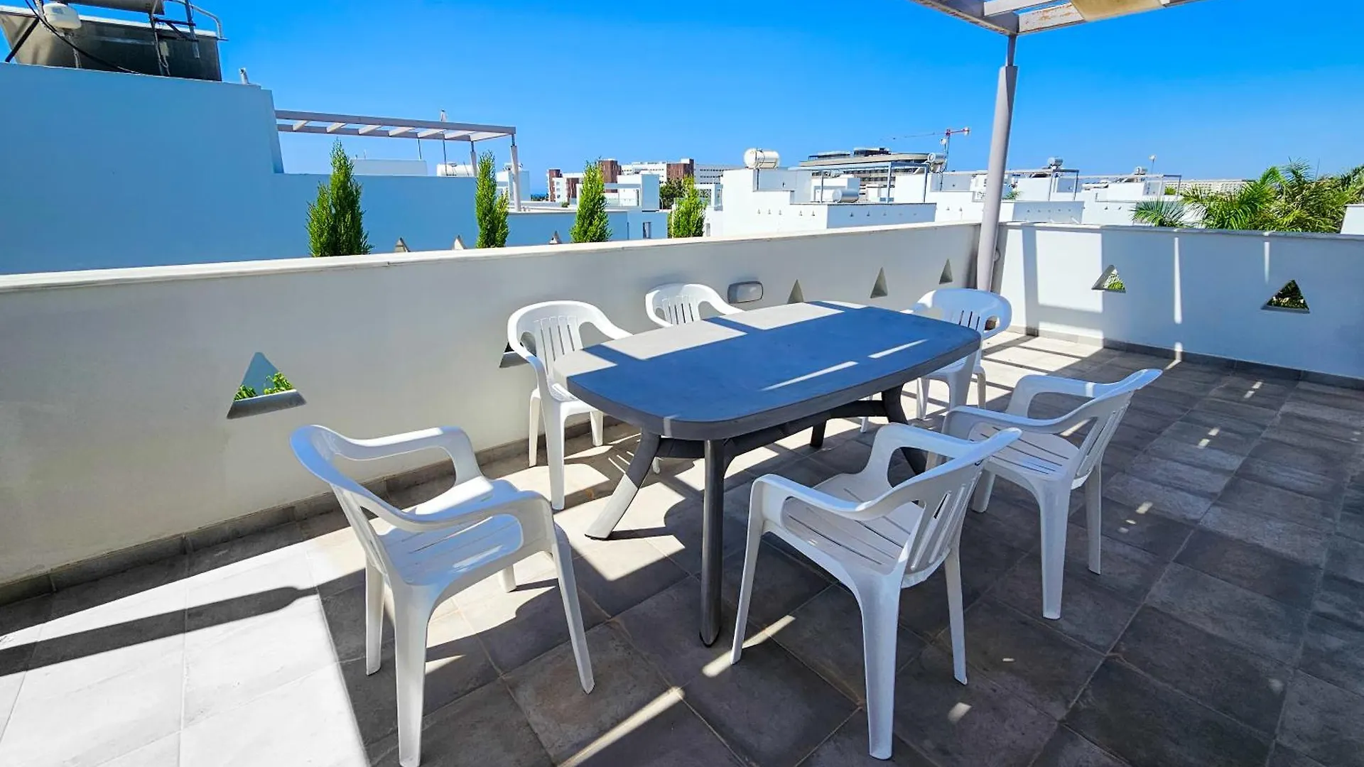Nissi Beach Villa Azure أيا نابا