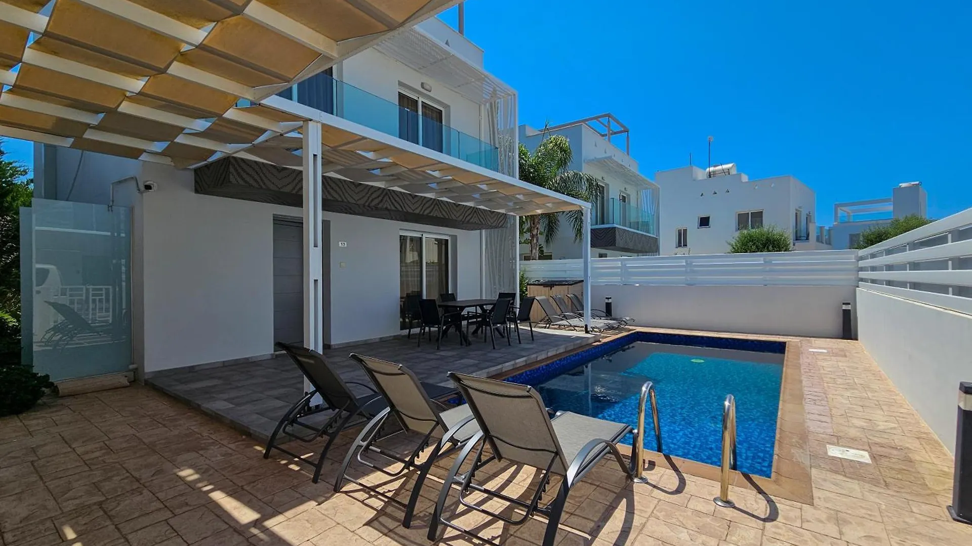 Nissi Beach Villa Azure أيا نابا